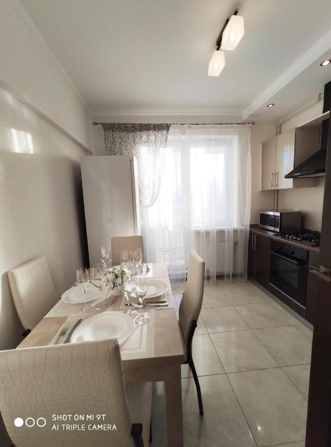 Comfort Apartments - Bright Family Suite Grodno Ngoại thất bức ảnh